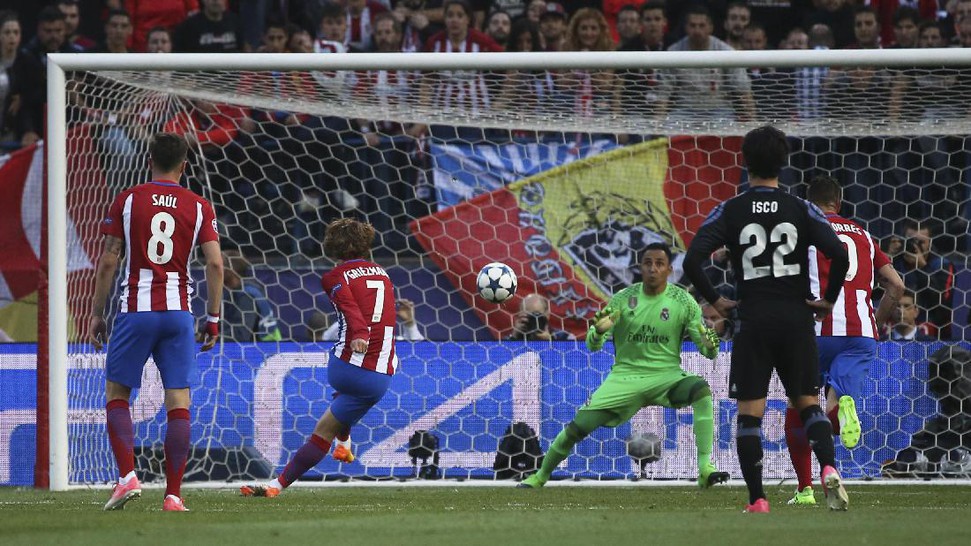 Griezeman mengeksekusi pinalti